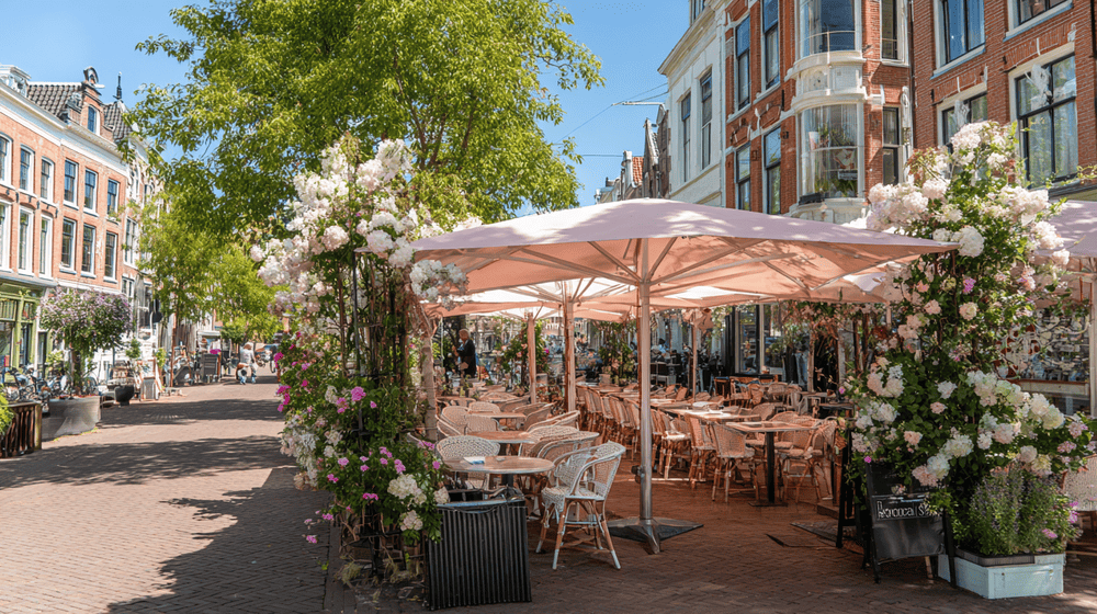 een terras volgens de nederlandse wetgeving met witte bloemen